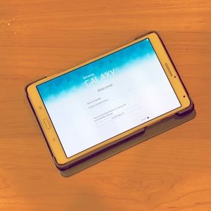 Samsung Galaxy Tablet With Cover
